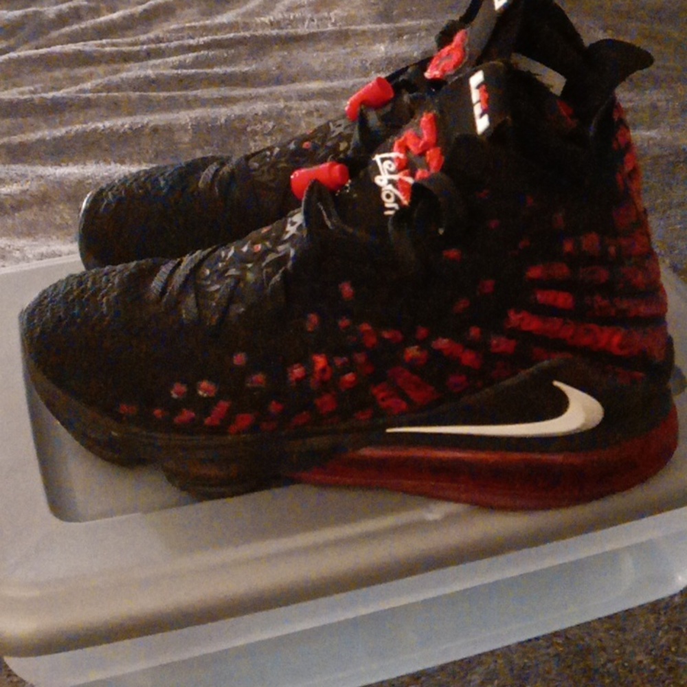 LeBron 17